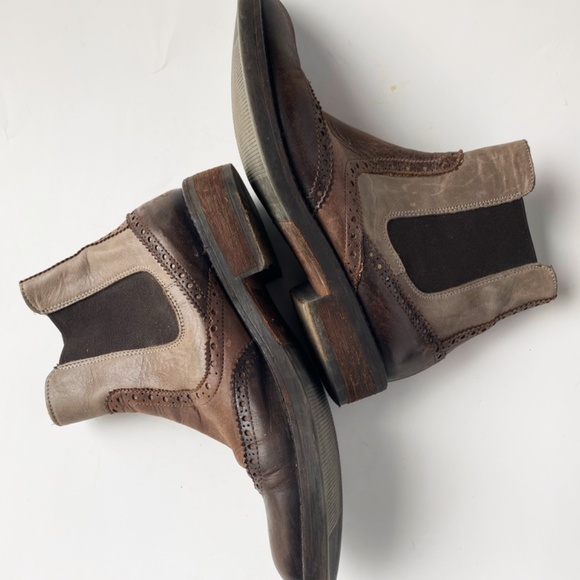 Elegant Brown Ankle Boots - Picture 1 of 4